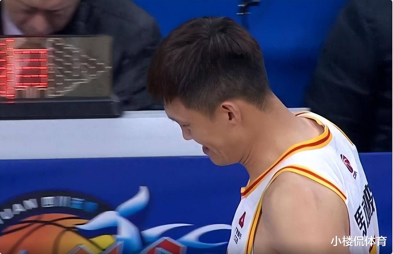 深圳队力克湖南男篮，夺得关键胜利