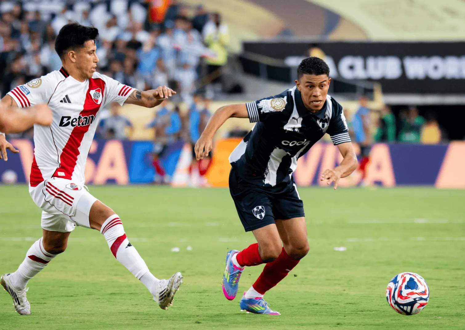 峥嵘岁月，东亚区域足球球队为未来梦想而战的简单介绍