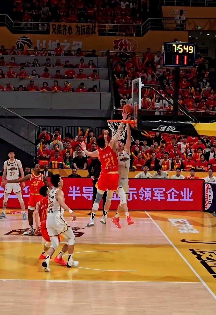 经验老将因伤缺席重要比赛，球队阵容受影响的简单介绍