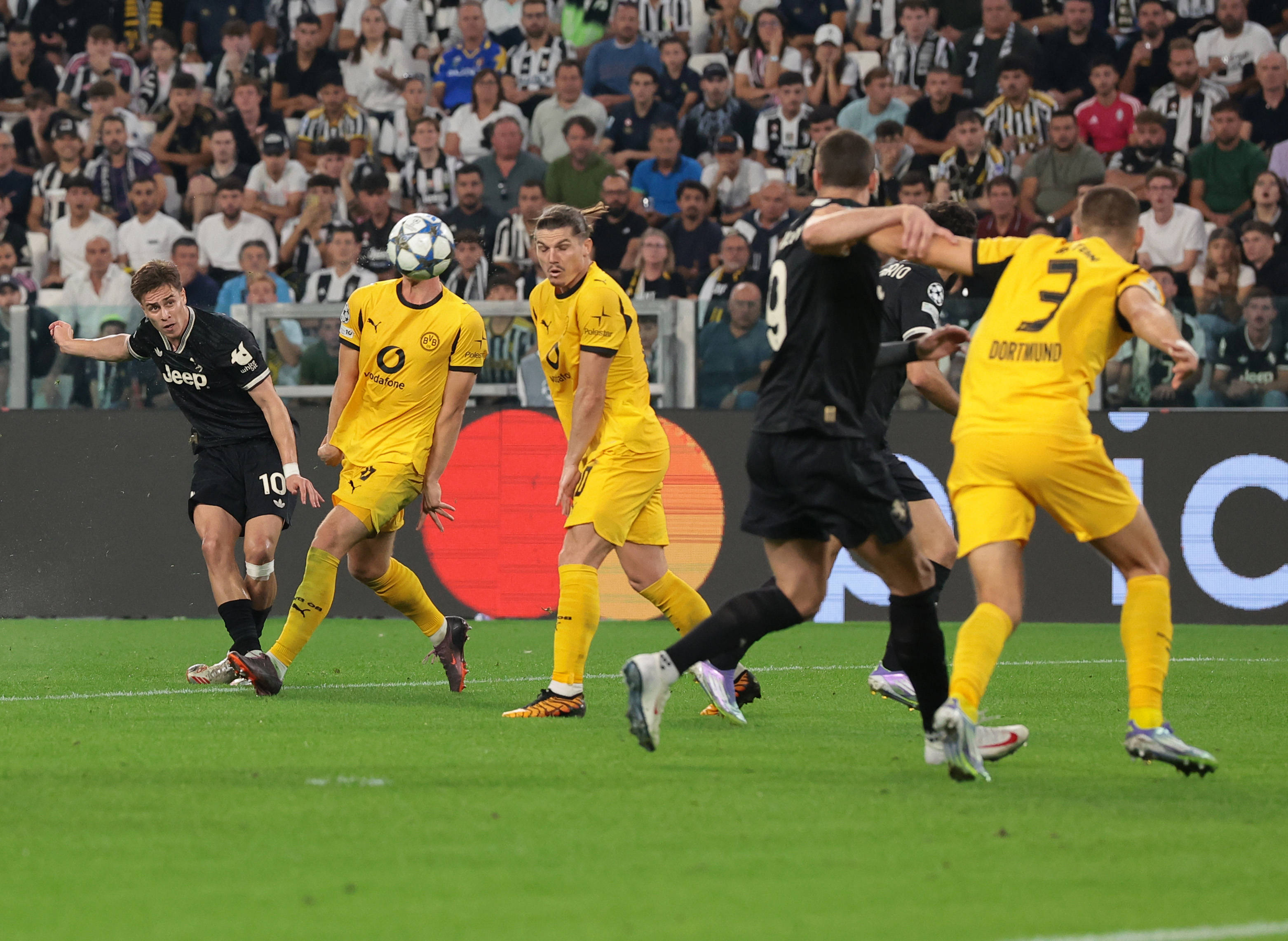 多特蒙德主场大胜,晋级欧冠淘汰赛的简单介绍 多特蒙德主场大胜,晋级欧冠淘汰赛的简单介绍