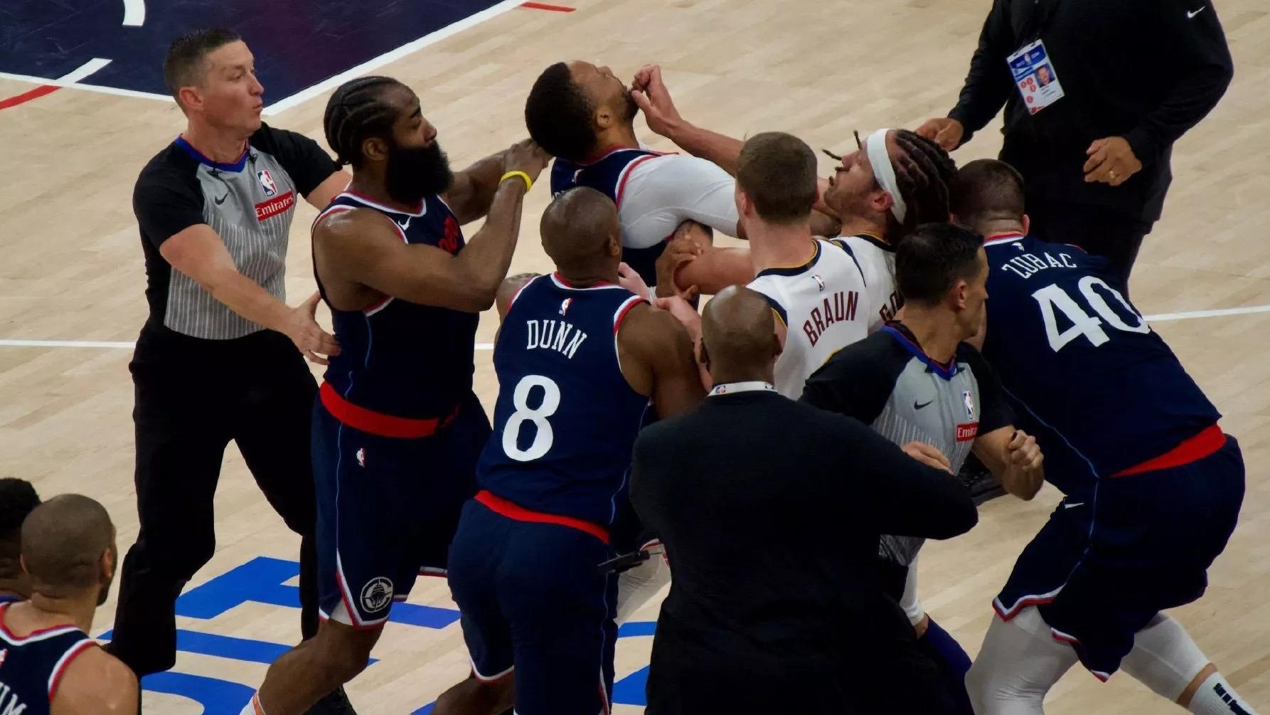 开云体育官方网站-快船憾负76人,遭遇两连败