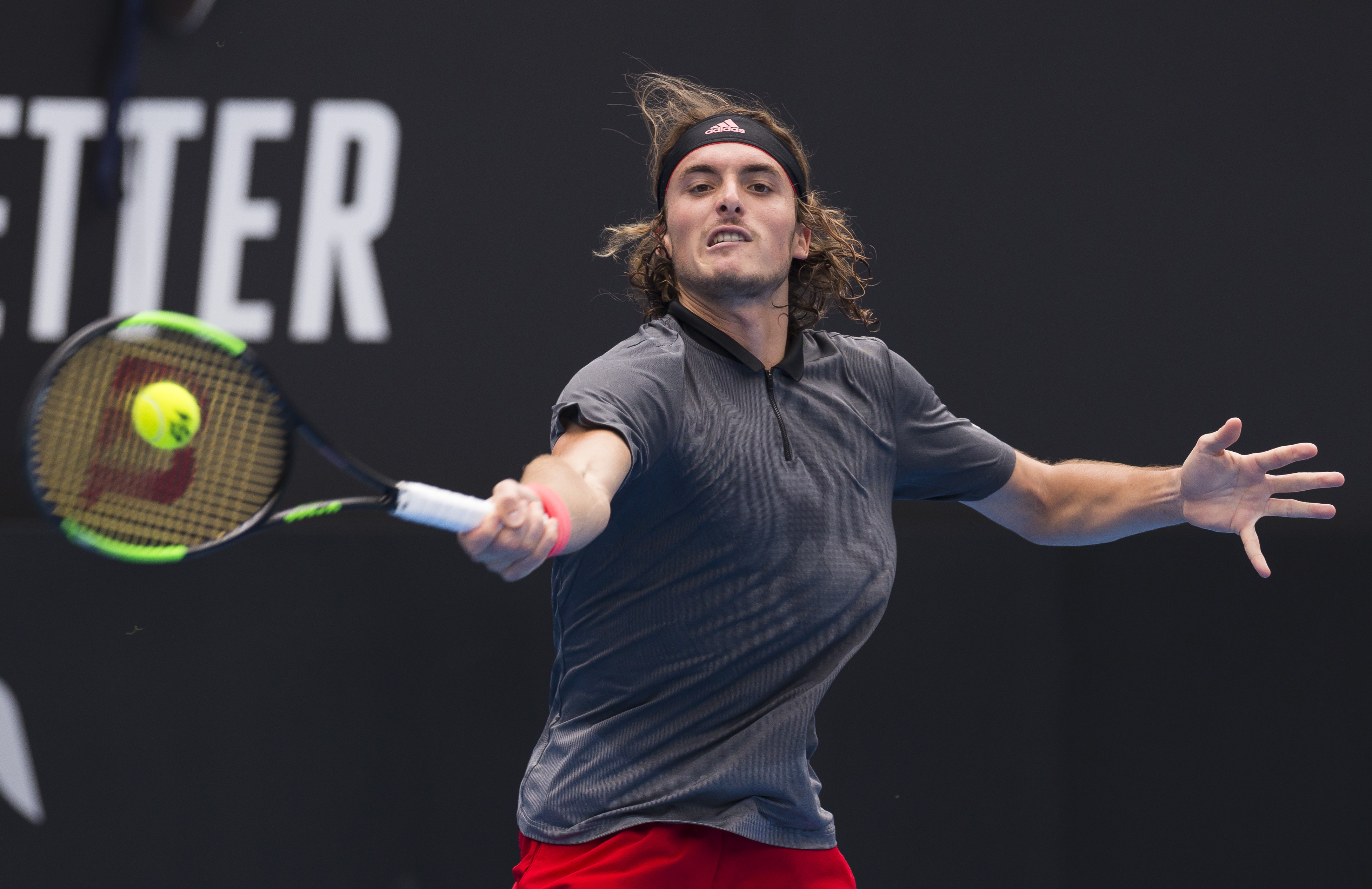 澳大利亚网球队横扫英国网球队,西西帕斯送出助攻的简单介绍 澳大利亚网球队横扫英国网球队,西西帕斯送出助攻的简单介绍