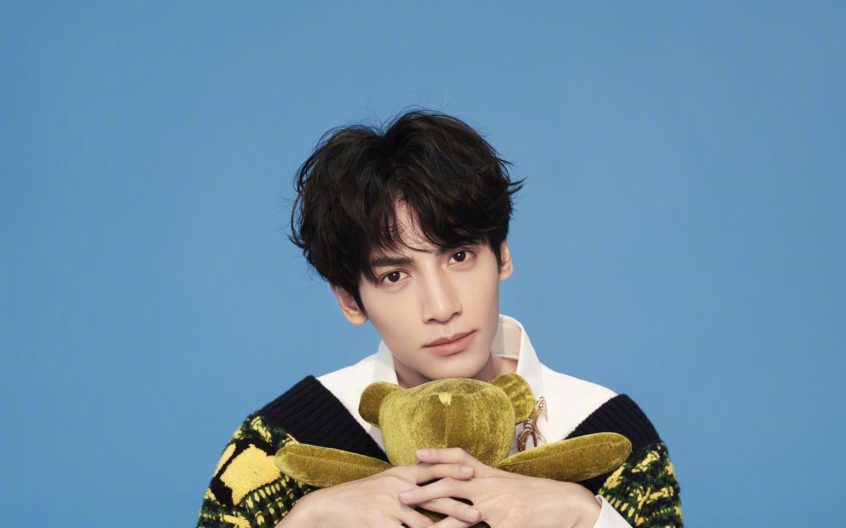 逆转与掌控,东方奇迹与西方铁闸的足球启示录