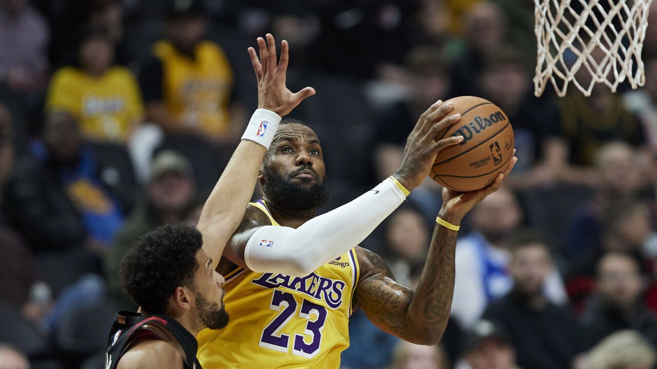 开拓者压制浙江队，詹姆斯在焦点战证明自己