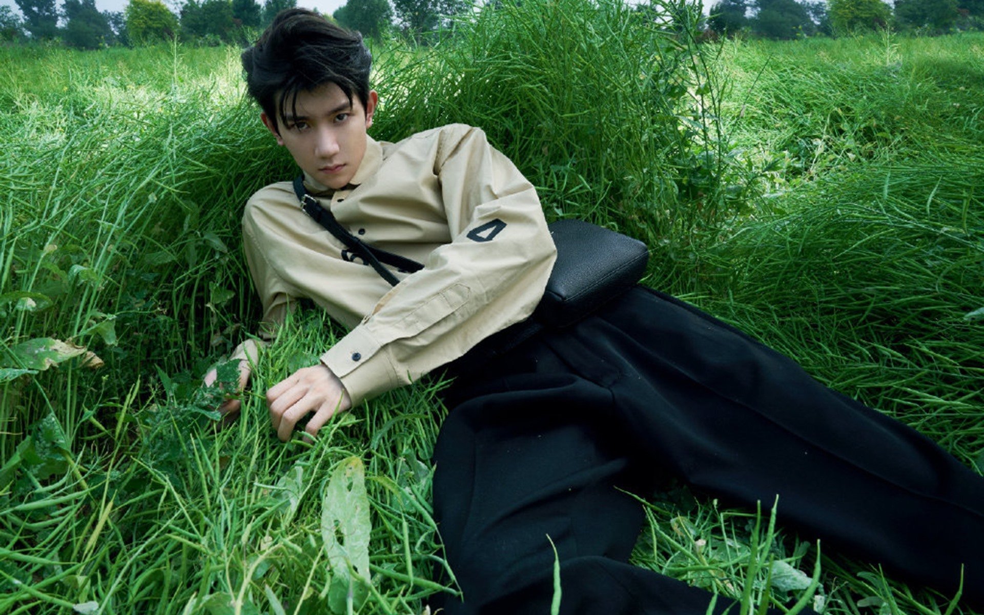 绿茵双城记，当克瓦拉茨赫利亚刷新纪录遇上马德里竞技的东瀛征服